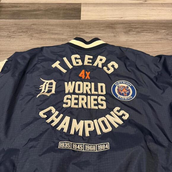 Detroit tigers alpha industries new era reversible windbreaker - Picture 3 of 8